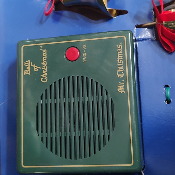 Mr. Christmas Bells of Christmas Plug in set 10 brass bells 15 songs and lights - Picture 4 of 7